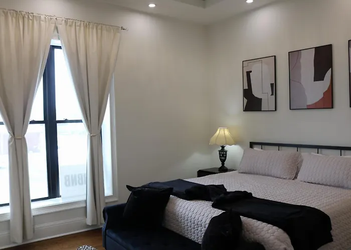 The Luxe Building- 2 Bedroom In *