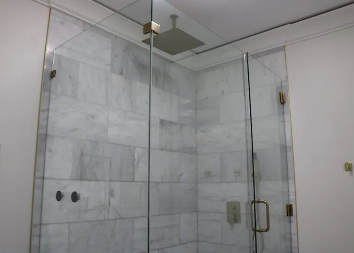 The Luxe Building- 2 Bedroom In