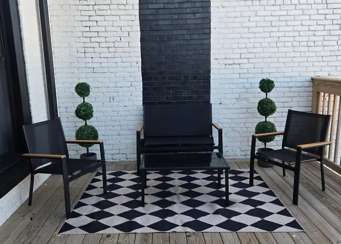 The Luxe Building- 2 Bedroom In Metropolis